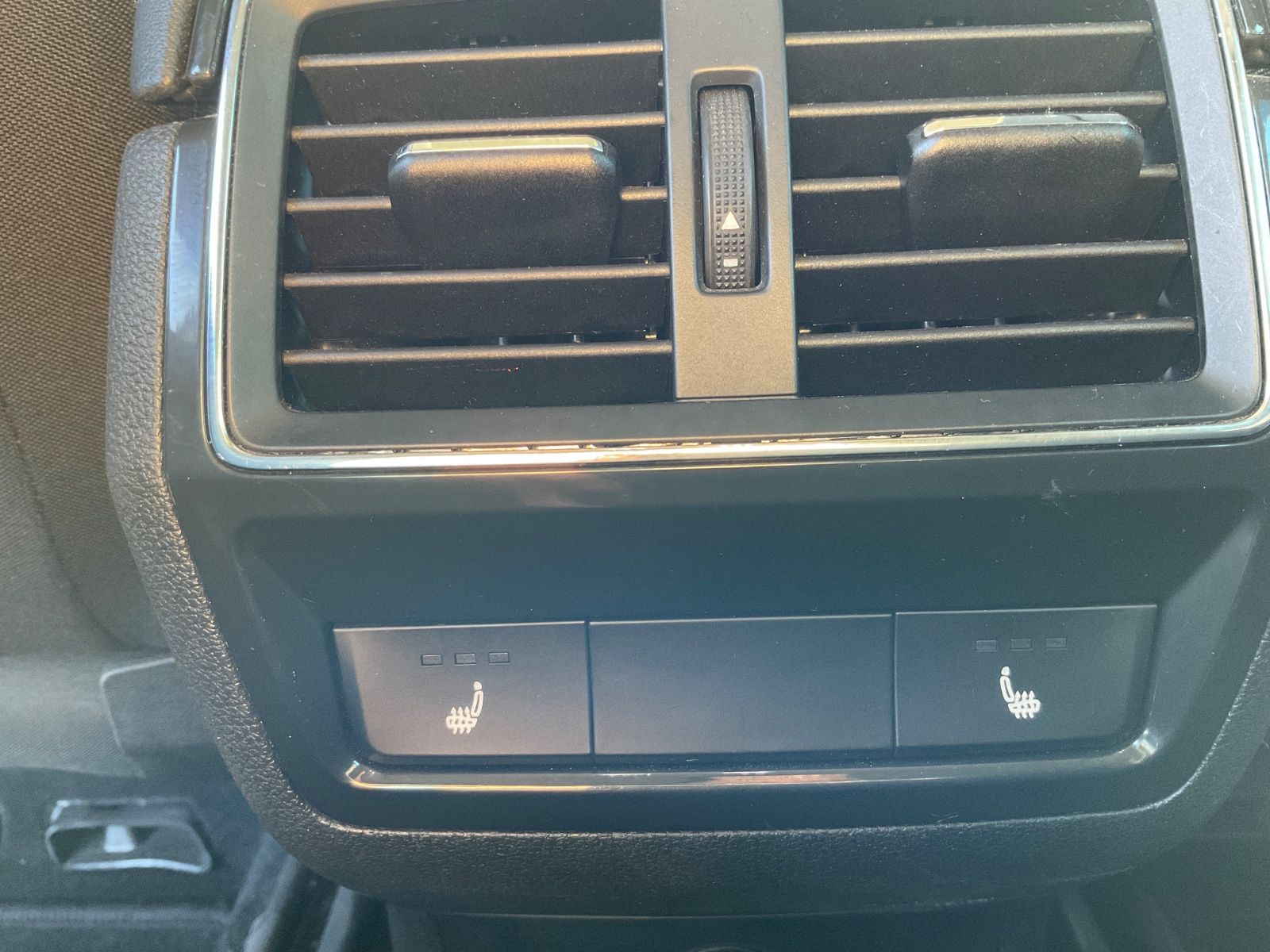 Fahrzeugabbildung SKODA Karoq 1.5 TSI DSG,CarPlay,Kamera