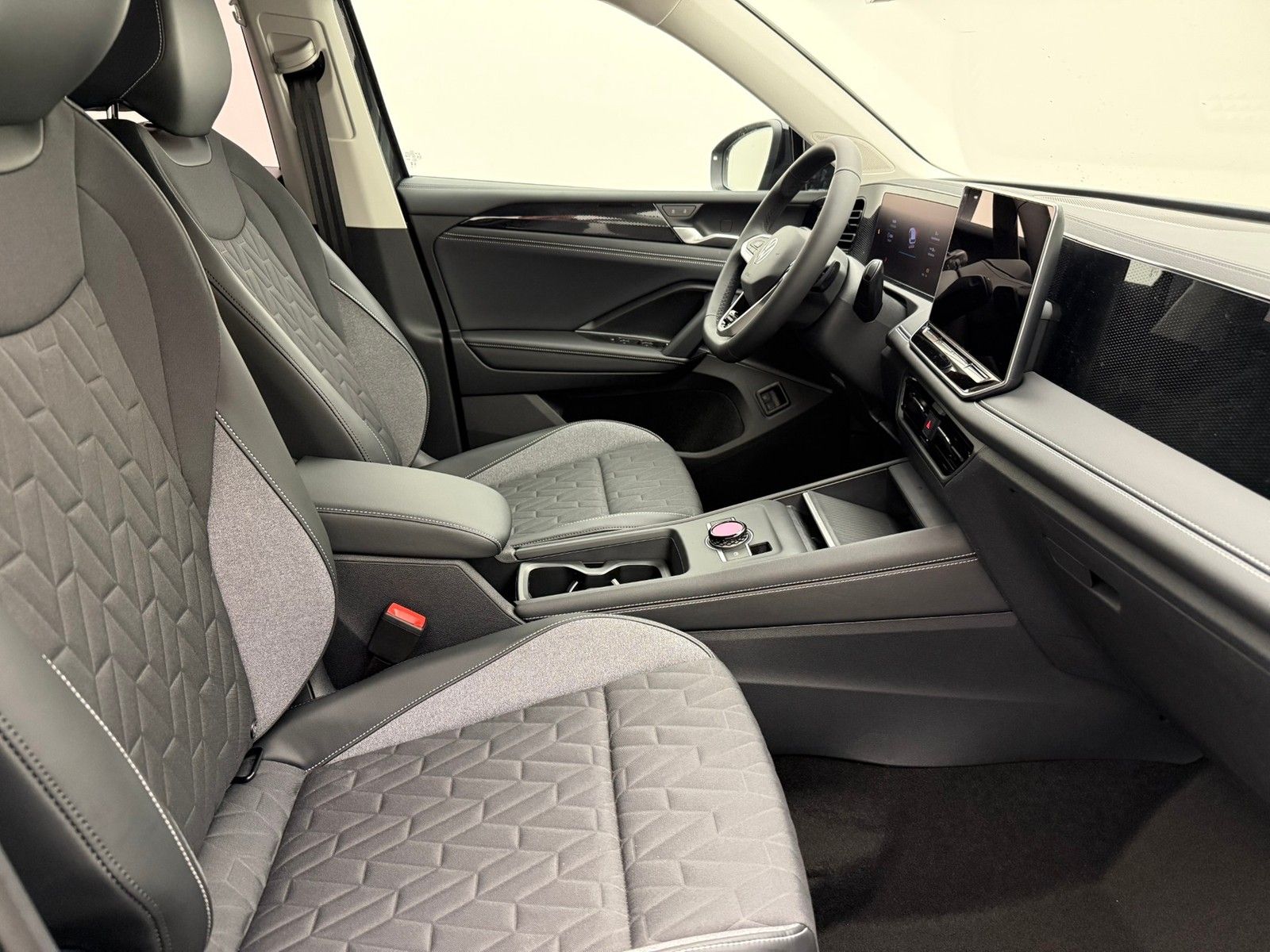 Volkswagen Tiguan 1.5 eHybrid DSG Life ENERGY DiscoverAHK imagem 3