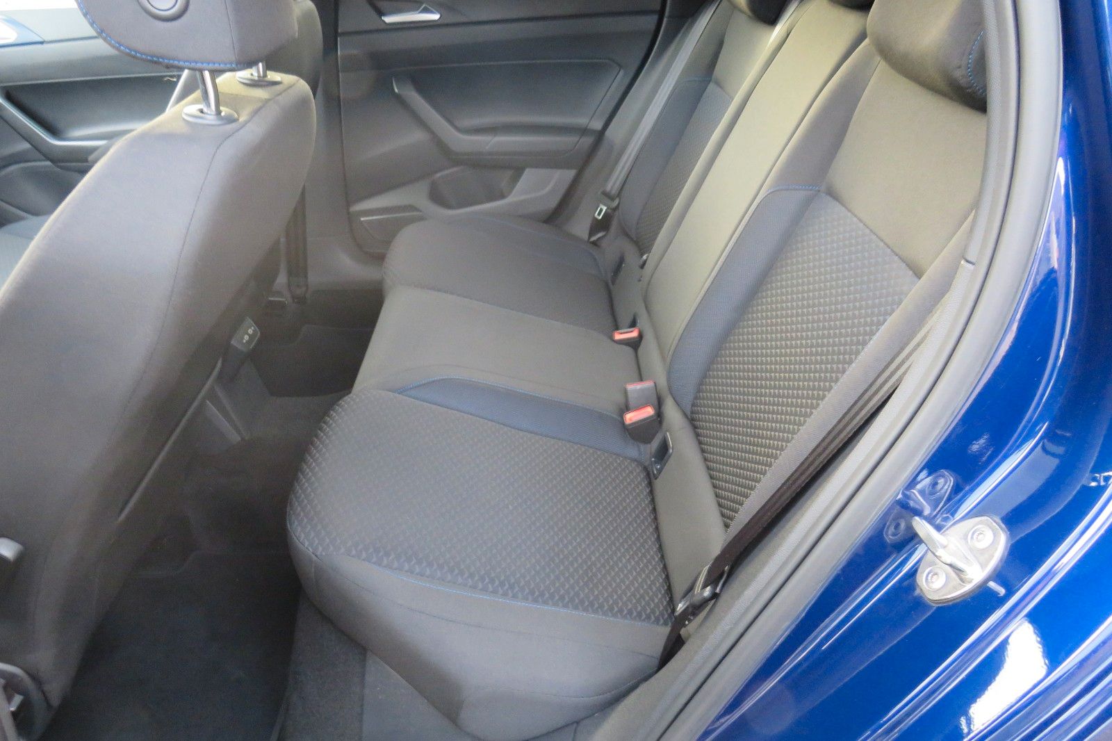 Fahrzeugabbildung Volkswagen Polo United KAMERA SITZH. NAVI KEYLESS APP-CON 1