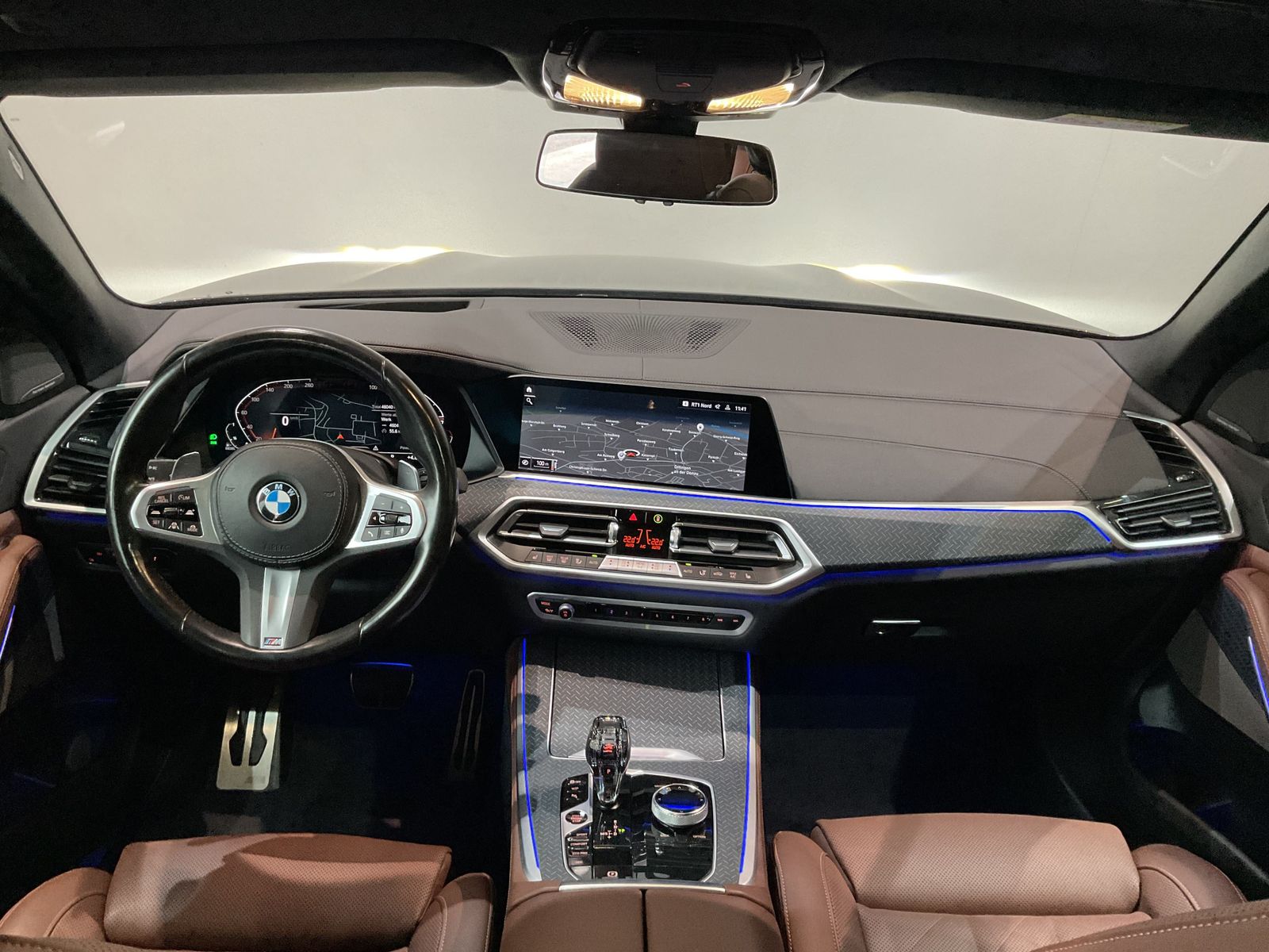Fahrzeugeinzelansicht 7 Fahrzeugabbildung BMW X5 xDrive40d M Sportpaket Head-Up HK HiFi DAB
