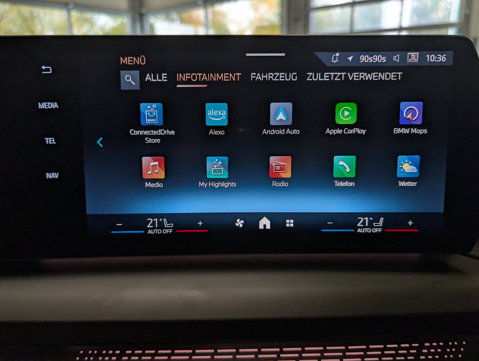 Fahrzeugabbildung BMW 118 d M-Sport Premium Shadow Cam Pano Alcan 18"