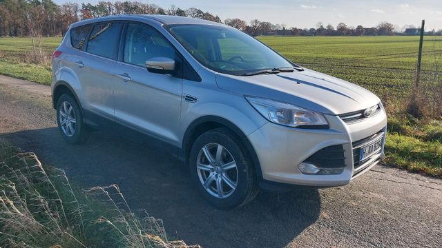 Ford Kuga 2,0 TDCi 4x4 110kW Trend, Standheizung