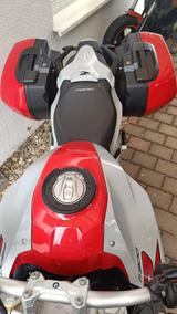 BMW F900 R mit vielen Extras und Paketen - Offers matching your search criteria