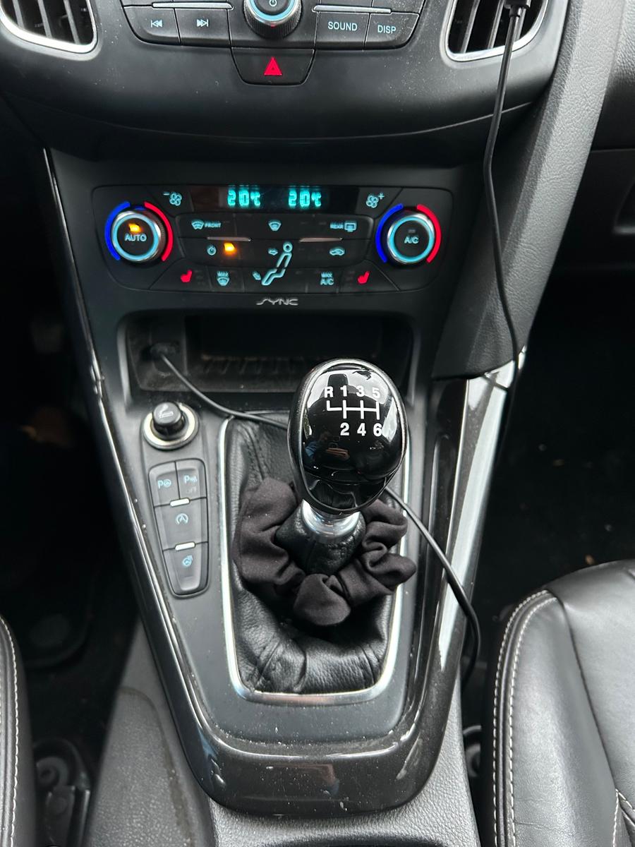 Ford Focus 2015 — photo 9