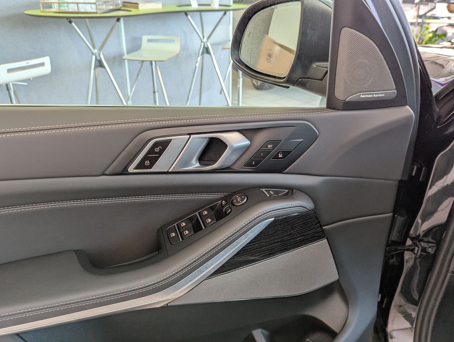 Fahrzeugabbildung BMW X5 40 d xD M-Sport Innov. Travel Merino AHK 21"