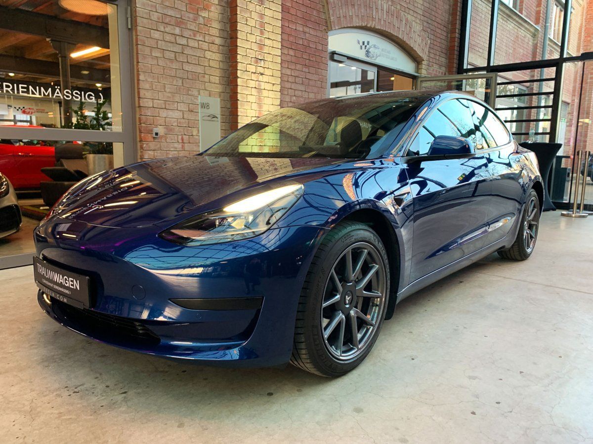 Tesla Model 3 (Standard Range+ 19Zoll/Modell 2023/1.Han)