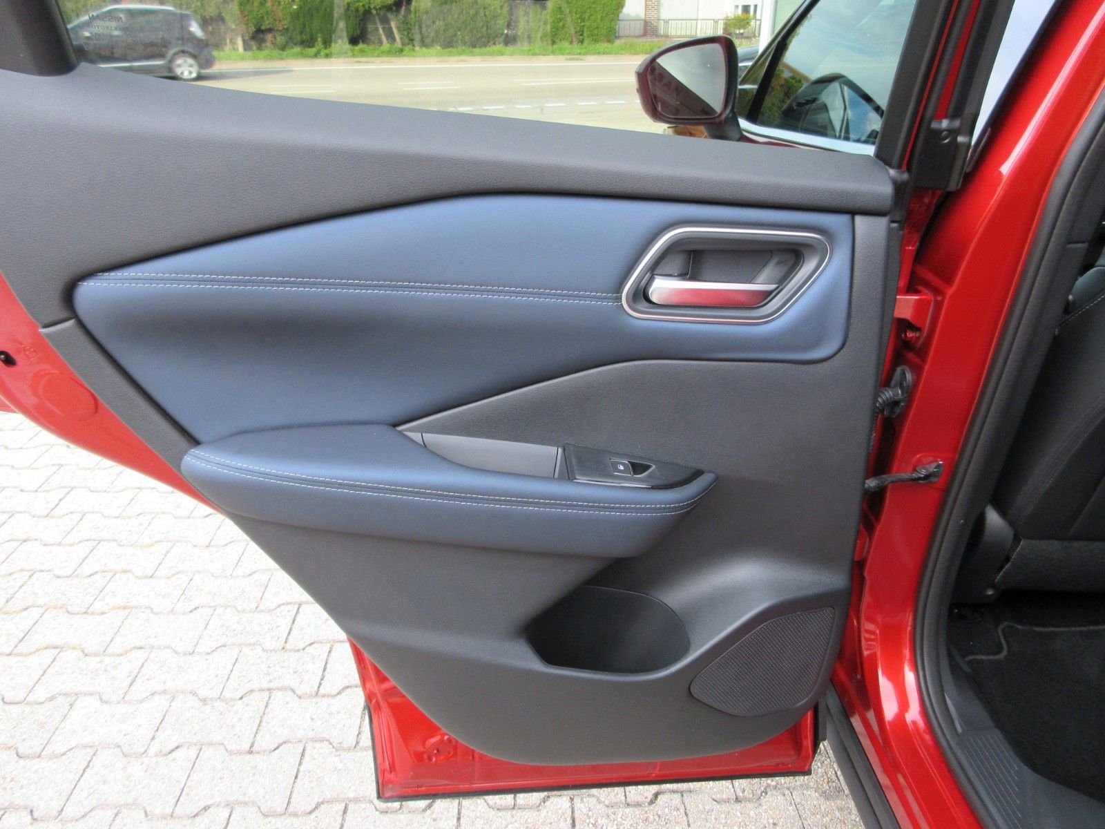 Fahrzeugabbildung Nissan Qashqai 1.3 Xtronic Automatik | Tekna+