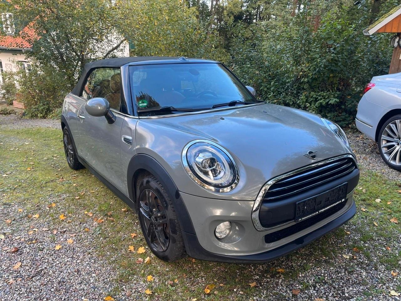 MINI Cabrio - Vollleder - Navi - LED - 1. Hand