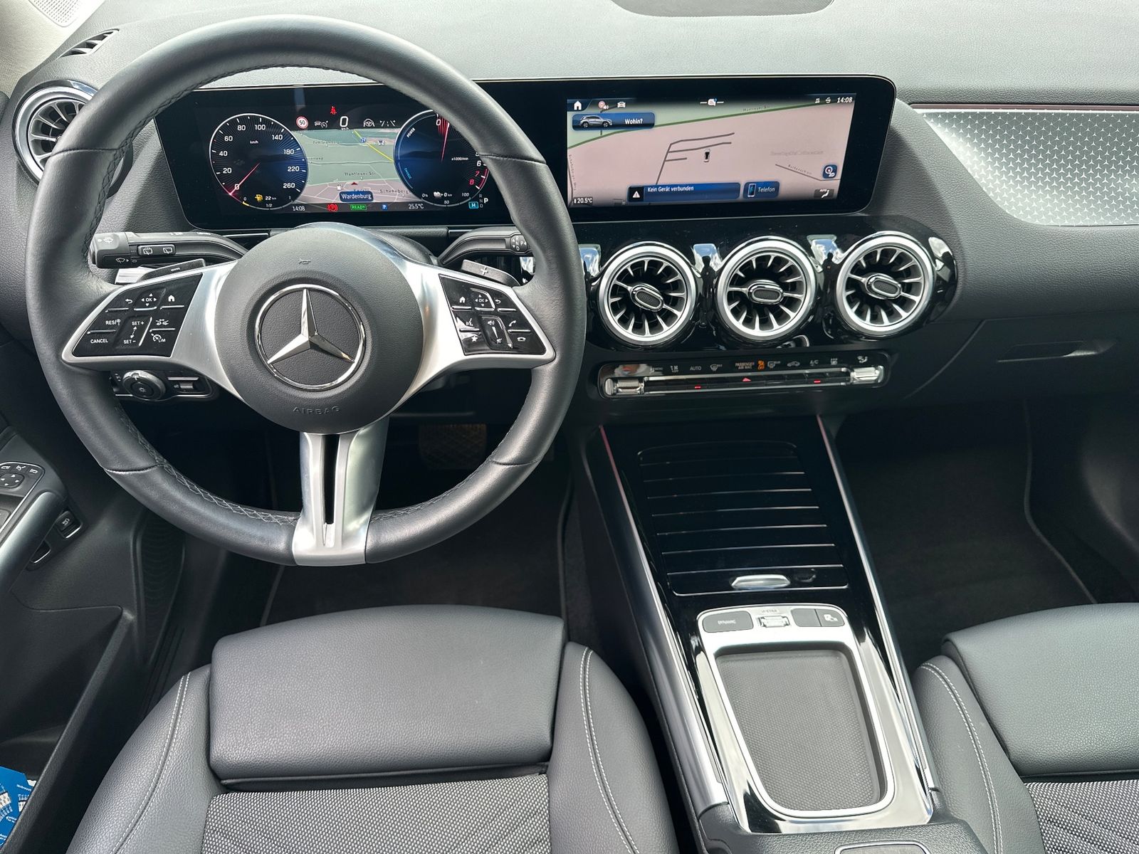 Fahrzeugabbildung Mercedes-Benz GLA 250 e Progressive Advanced NAV+LED+ACC