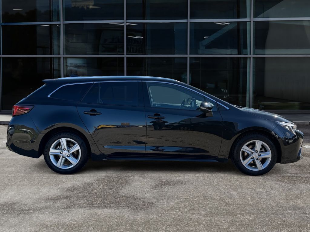 Fahrzeugabbildung Toyota Corolla 1.8 Hybrid Touring Sports Team Deutschla
