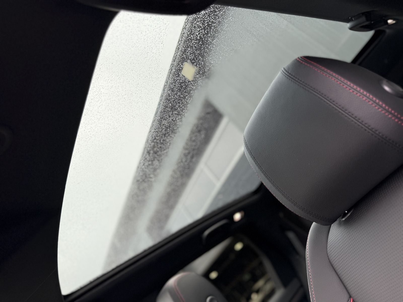 Fahrzeugabbildung Land Rover Discovery Sport D200 R-Dynamic AWD NAV+LED+AHK