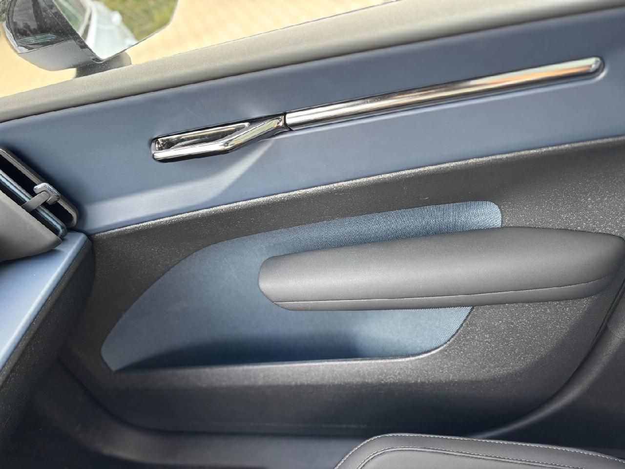Fahrzeugabbildung Volvo EX30 Performance Pure Electric Ultra AWD