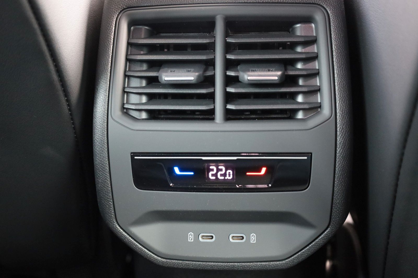 Fahrzeugabbildung CUPRA Leon Sportstourer 1.5 eTSI 110 kW DSG *AHZV