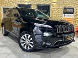 Jeep Cherokee M-Jet Overland 4WD/BI-XENON/PANO/MEMORY - Jeep Cherokee: Overland