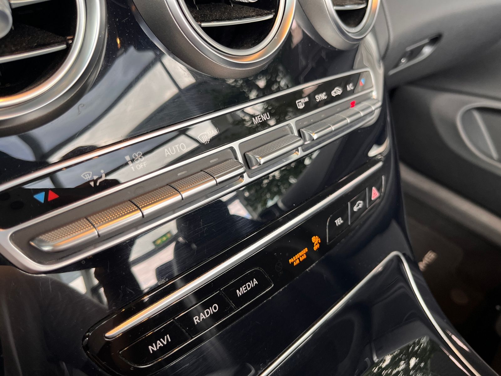 Fahrzeugabbildung Mercedes-Benz C 200 Cabrio AMG Line LED NAV RFK SHZ ALU