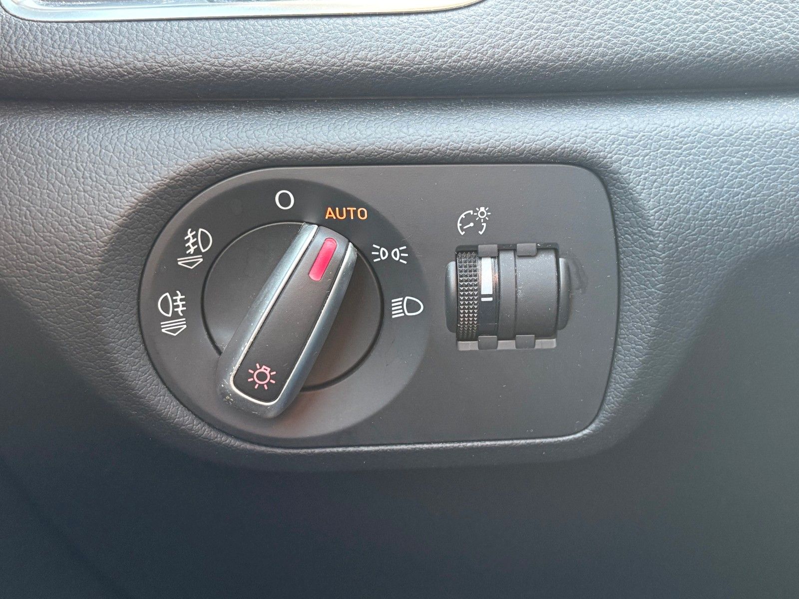 Fahrzeugabbildung Audi Q3 2.0 TDI Navi Xenon Alcantara/Leder SPORTSITZE