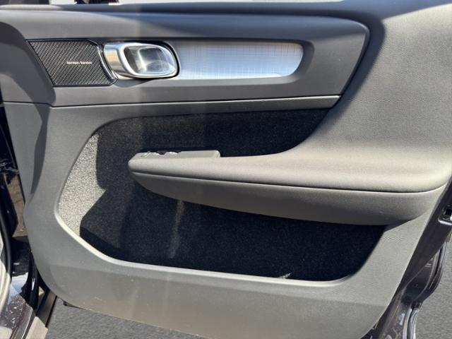 Volvo XC40 Momentum D3 2WD Autom. SSD AHK*