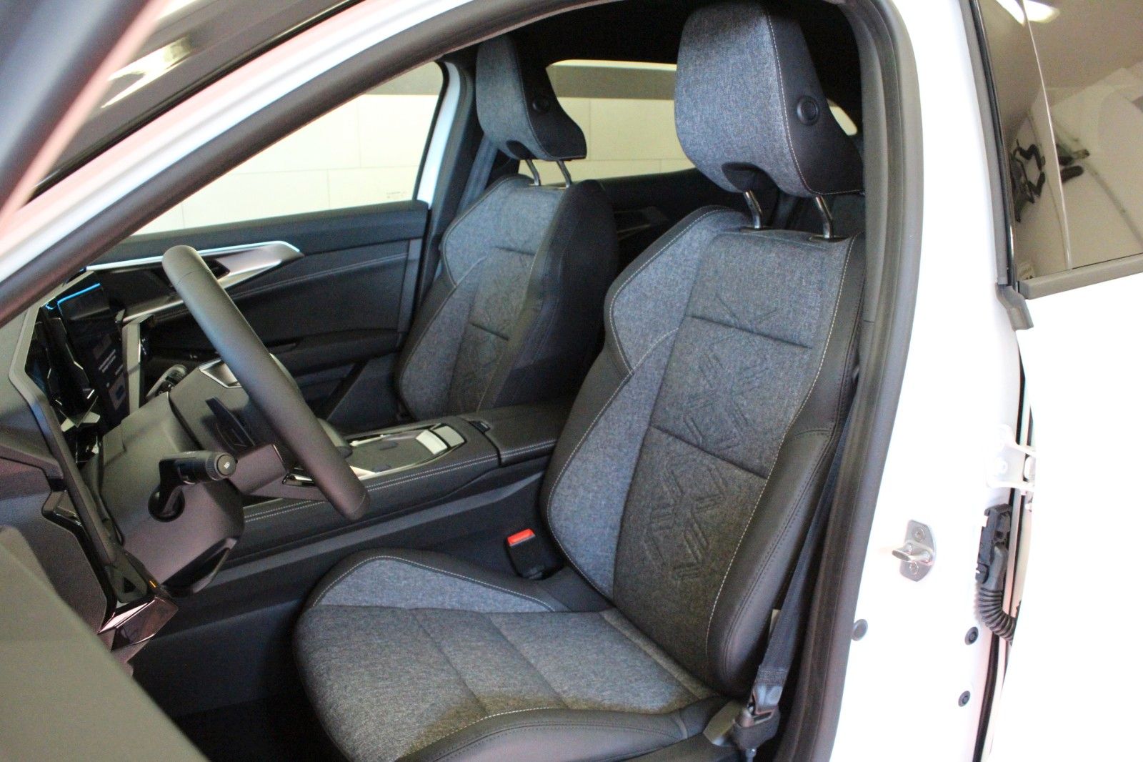 Fahrzeugabbildung Renault Austral Mild Hybrid 160 Techno *Allwetterreifen*