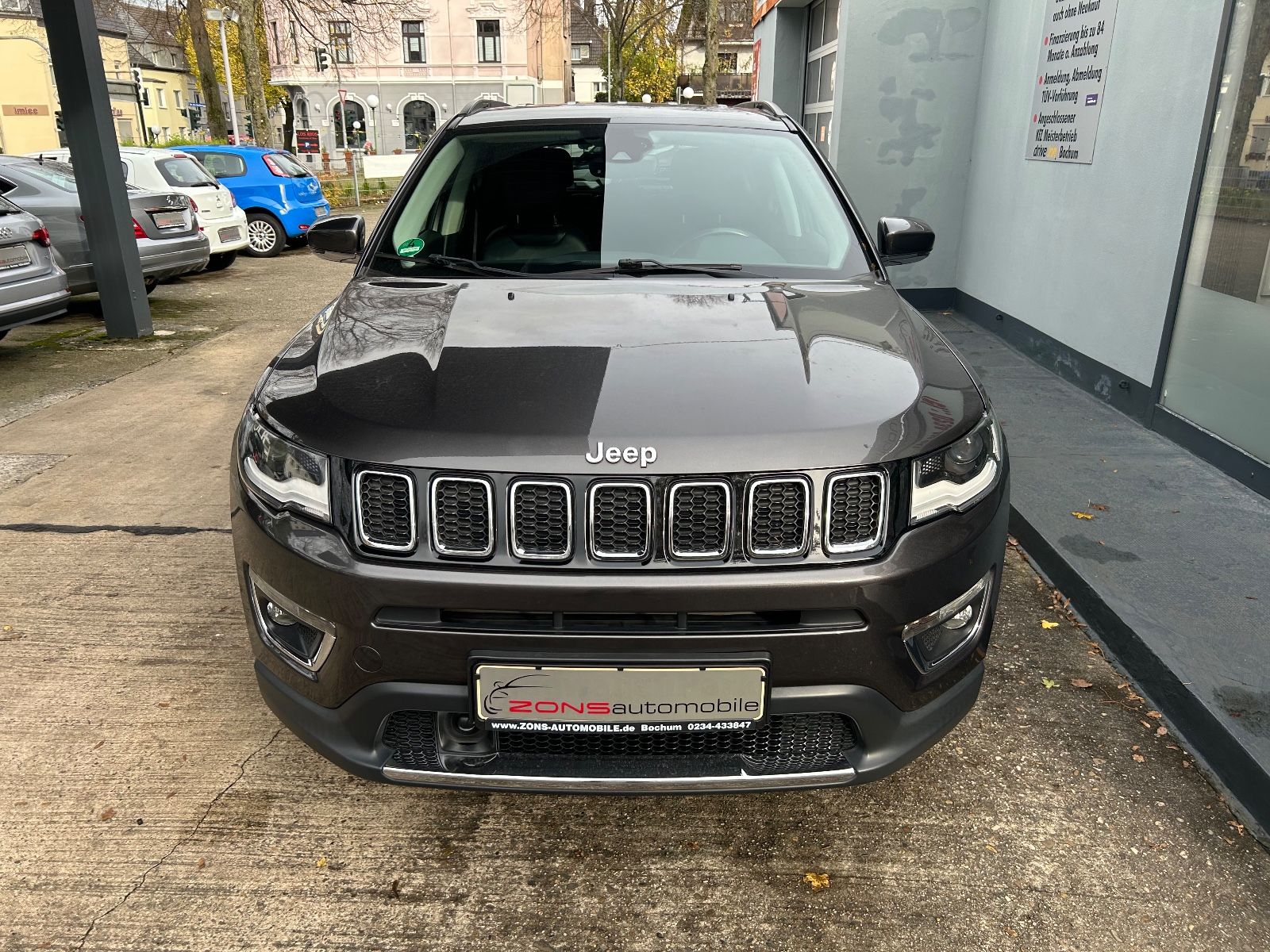Fahrzeugabbildung Jeep Compass Limited 4WD Automatik+Navi+CarPlay+Allw.