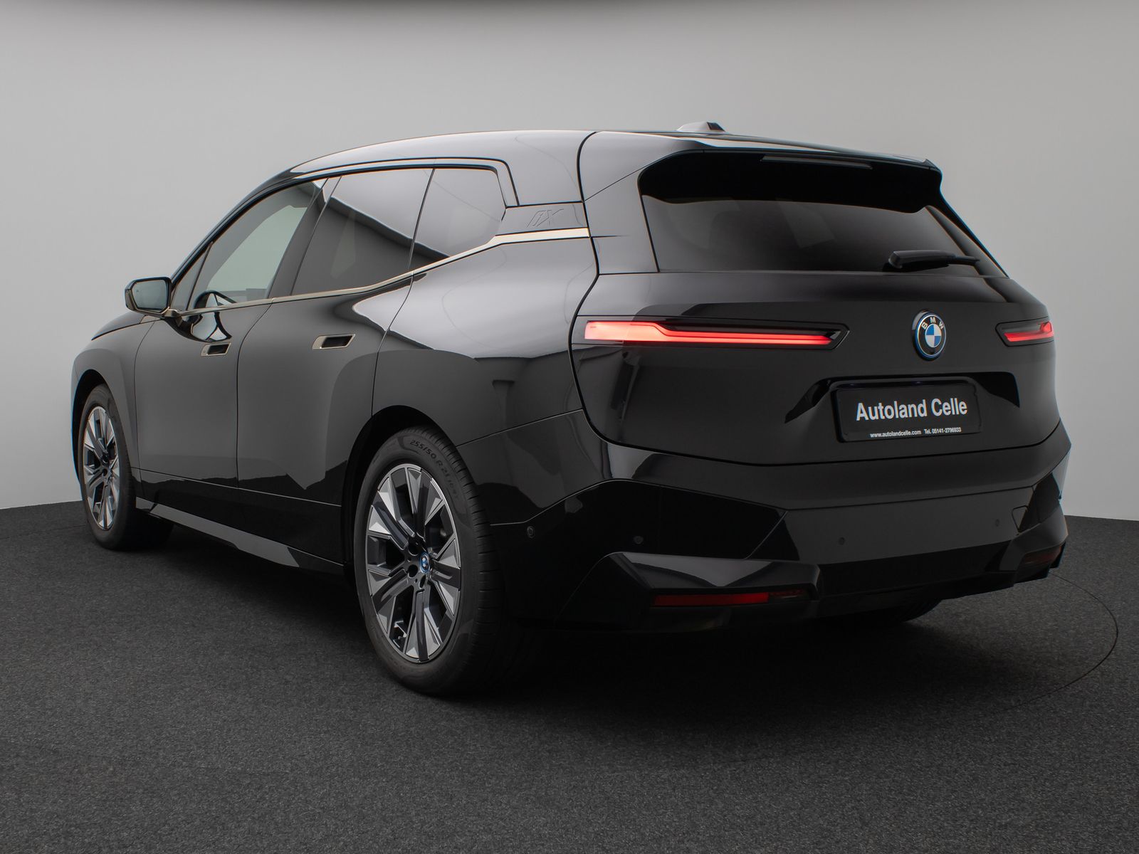 Fahrzeugabbildung BMW iX xD50 Sport 360°H/K DAB SoftCl AHK Komfort 21"
