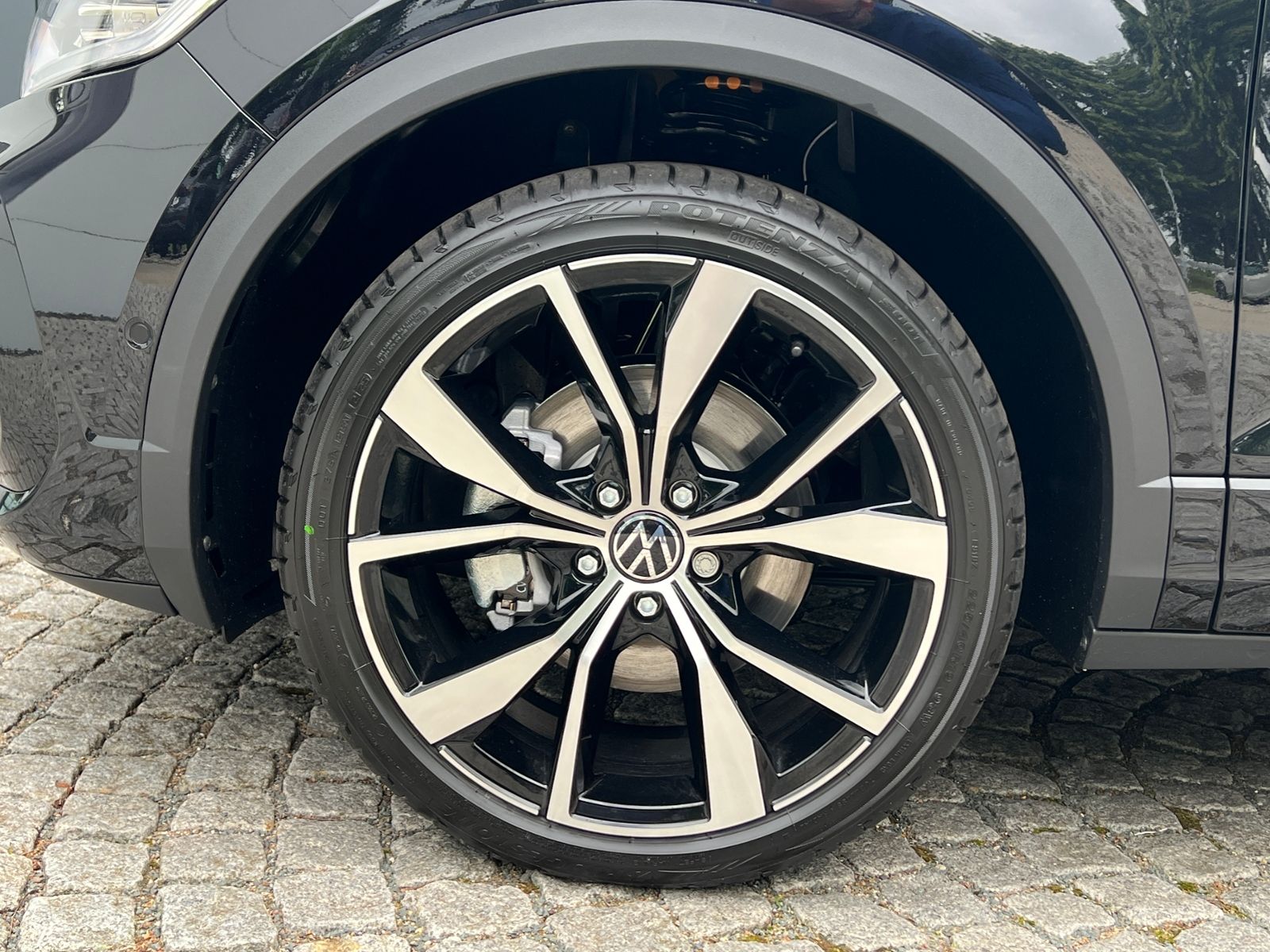 Fahrzeugabbildung Volkswagen T-Roc R-Line 2.0 TSI DSG 4MOTION *AHK, IQ.Light,