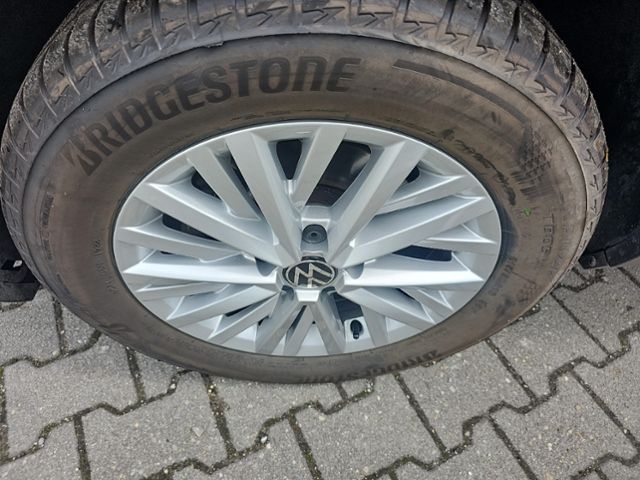 Fahrzeugabbildung Volkswagen T-Roc 1.0 TSI LIFE LED APP-CONNECT KLIMA BT LANE