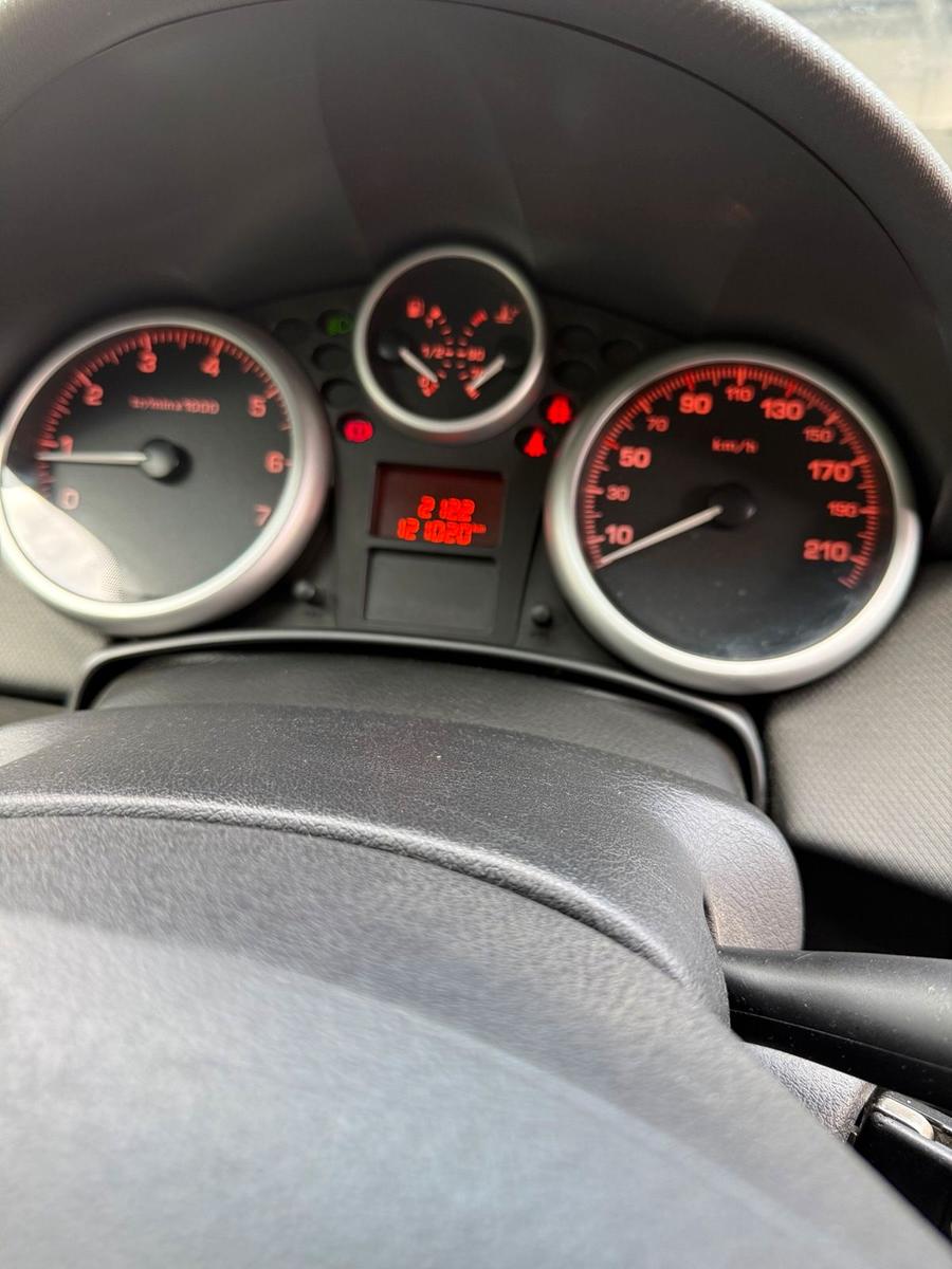Peugeot 207 2011 — photo 8