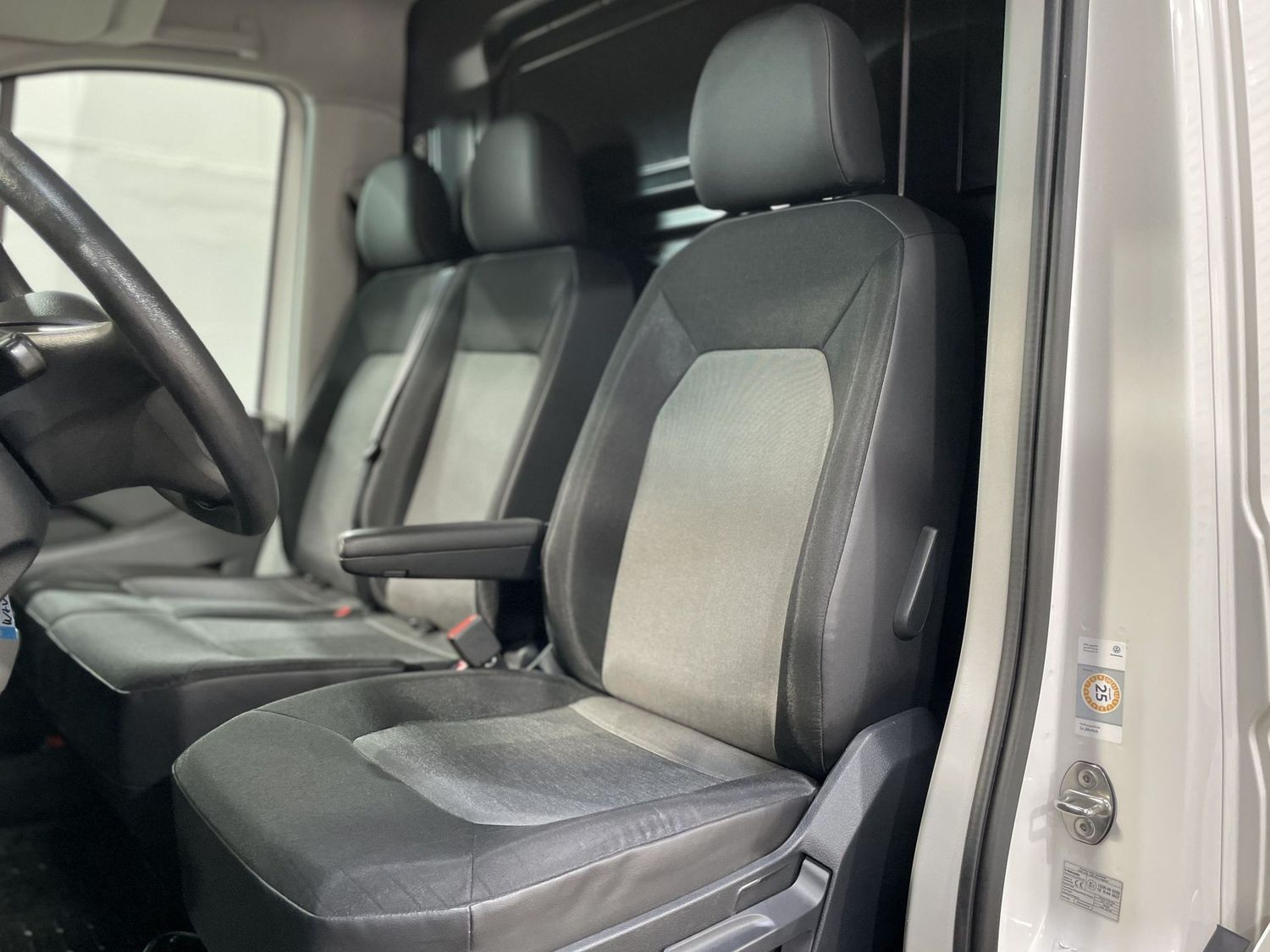 Fahrzeugabbildung Volkswagen Crafter Kasten 35 Hochdach #Kamera#AHK