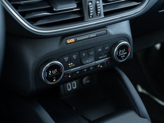 Kuga Titanium Plug-In Hybrid HUD AHK Panorama