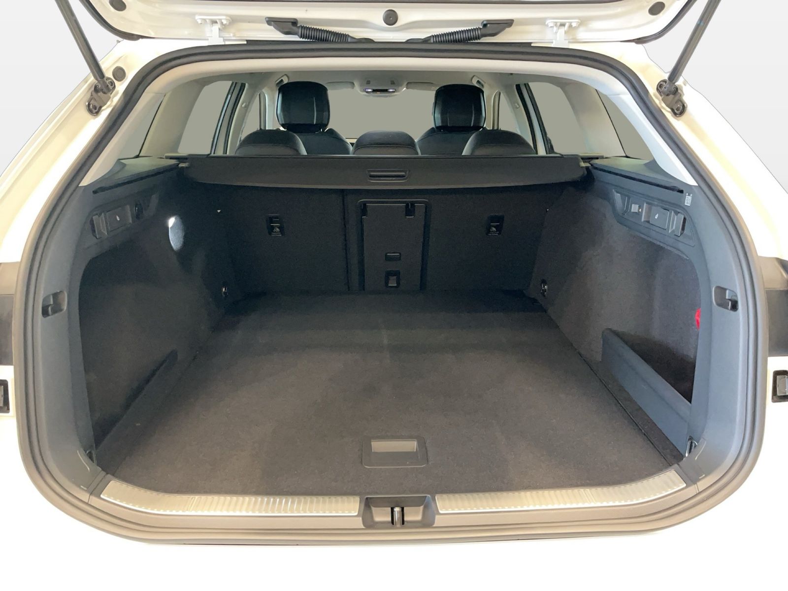 Volkswagen Passat Variant - Bild 11