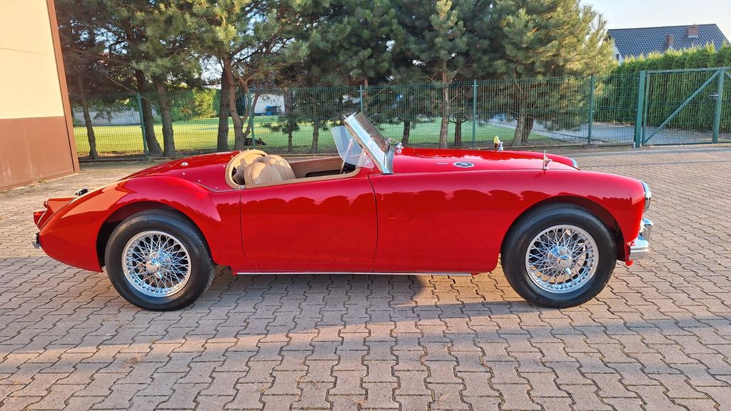 MG MGA