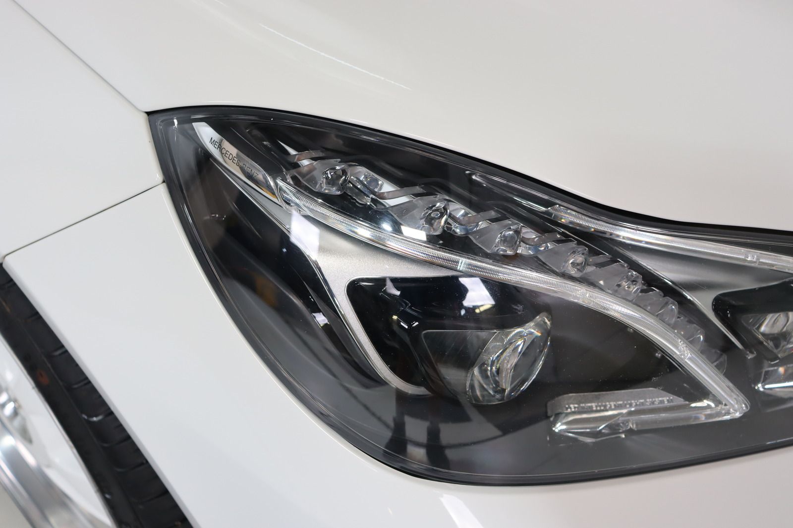Fahrzeugabbildung Mercedes-Benz E 200 BlueTEC * LED * Navi * HU 03.2028 Avantgar