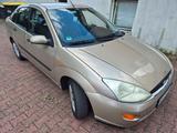 Ford Focus 1.8 Ghia Ghia - Ford Focus aus 1999: Ghia