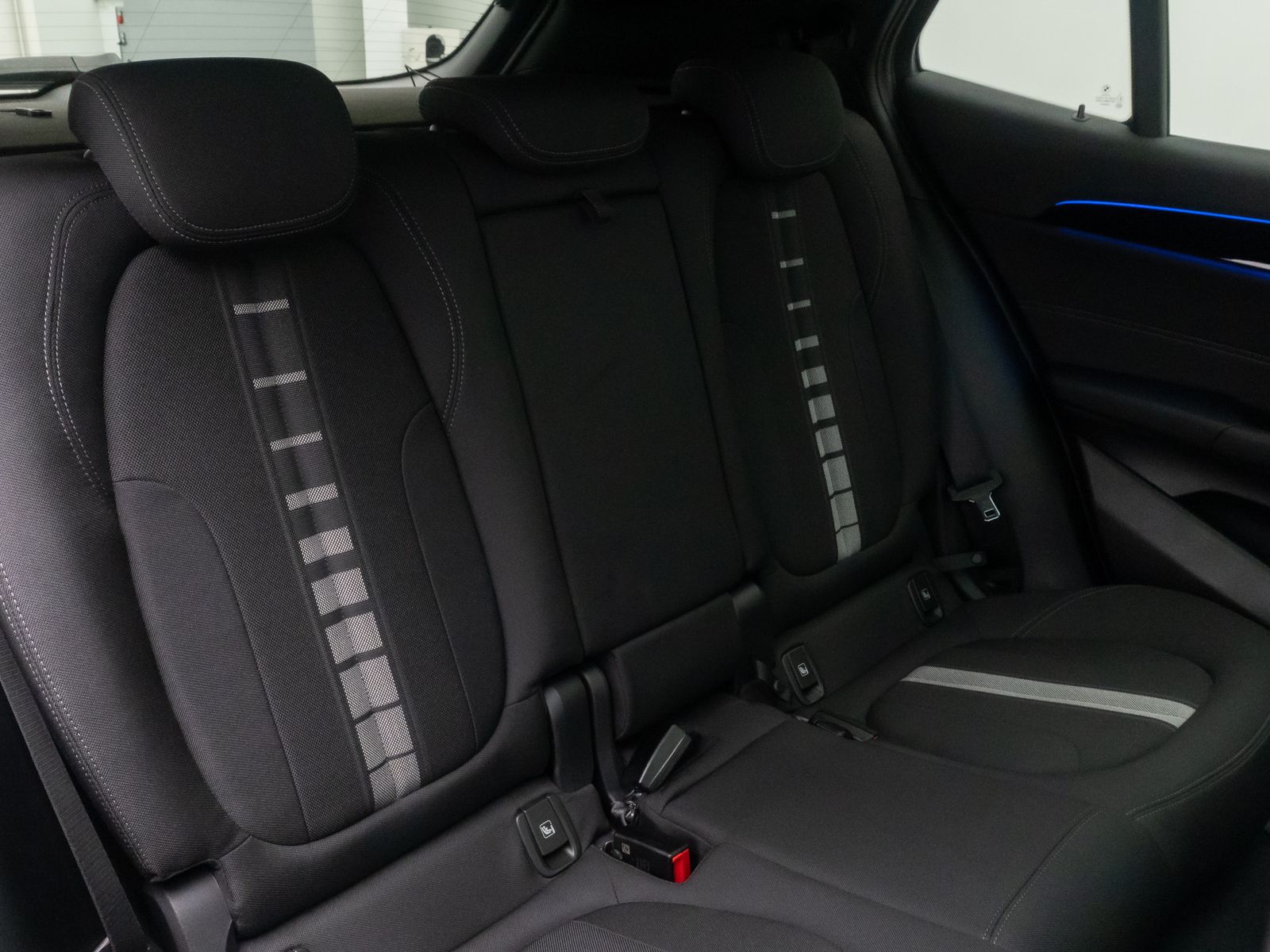 Fahrzeugabbildung BMW X2 sD18i Sport HiFi Kamera DAB Panorama 18Zoll