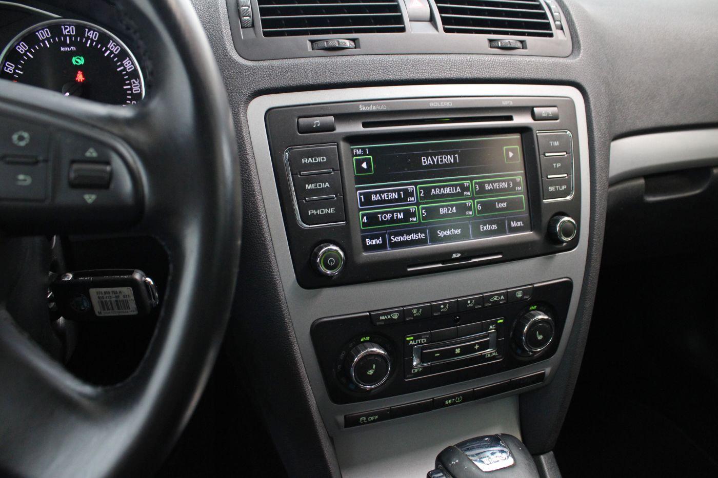 Skoda Octavia 2012 — фото 14