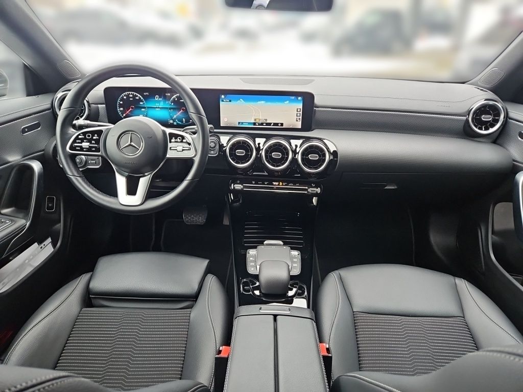 Fahrzeugabbildung Mercedes-Benz CLA 180 Coupé Progressive MBUX-HighEnd LED DAB