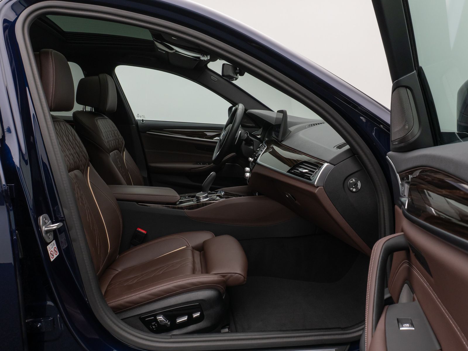 Fahrzeugabbildung BMW 540i xD M Sport Glasdach Kamera DAB H/K Massage