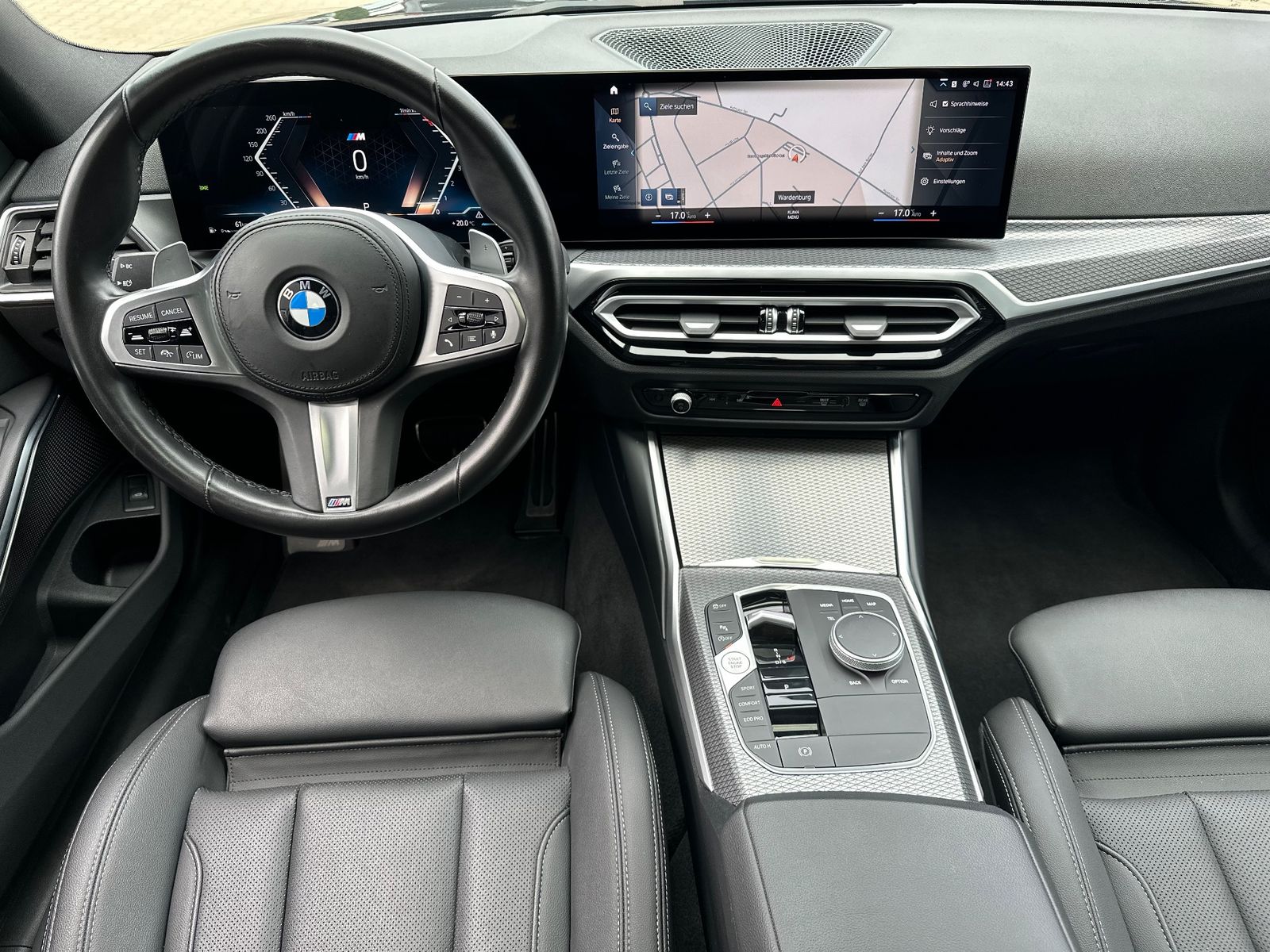 Fahrzeugabbildung BMW 320 i Touring M-Sport NAV+LED+PANO+SHZ+KAM+DAB