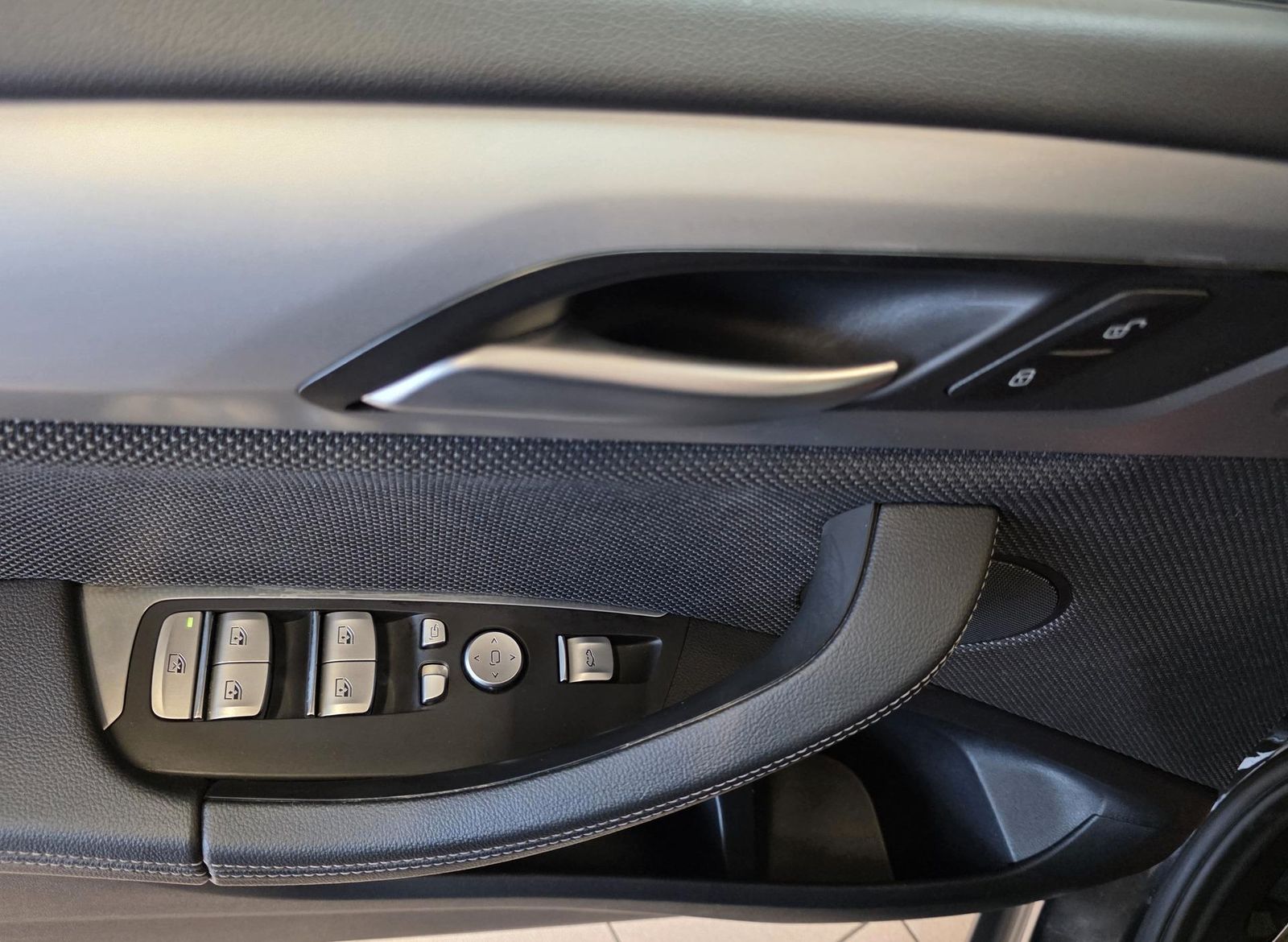 Fahrzeugabbildung BMW X3 xDrive20d/LED/Navi/HuD/Carplay/Keyless/AHK