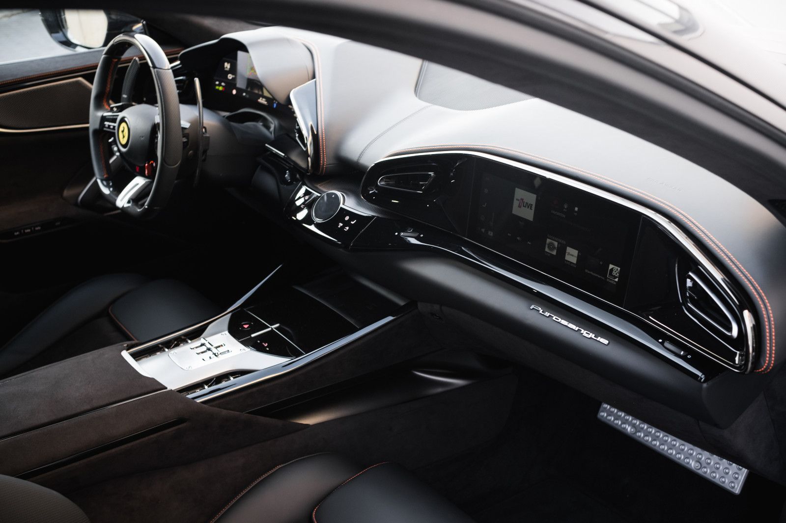 Fahrzeugabbildung Ferrari Purosangue-Pano-Lift-Burm.-360Kam.-Karbonlenkrad