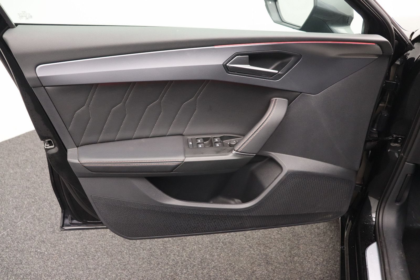Fahrzeugabbildung CUPRA Leon ST 1.5 eTSI DSG LED Pano Beats