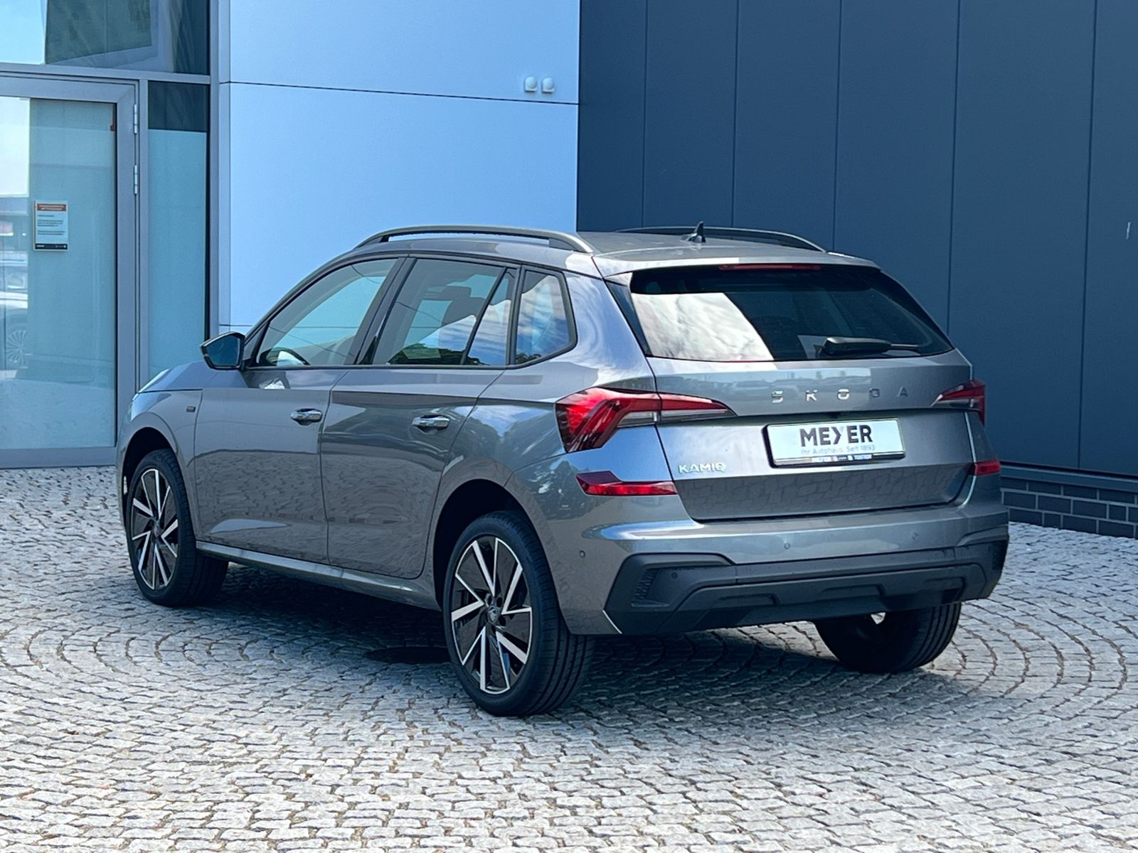Fahrzeugabbildung SKODA Kamiq Tour 1.5 TSI DSG *AHK, Matrix-LED, Kamera,