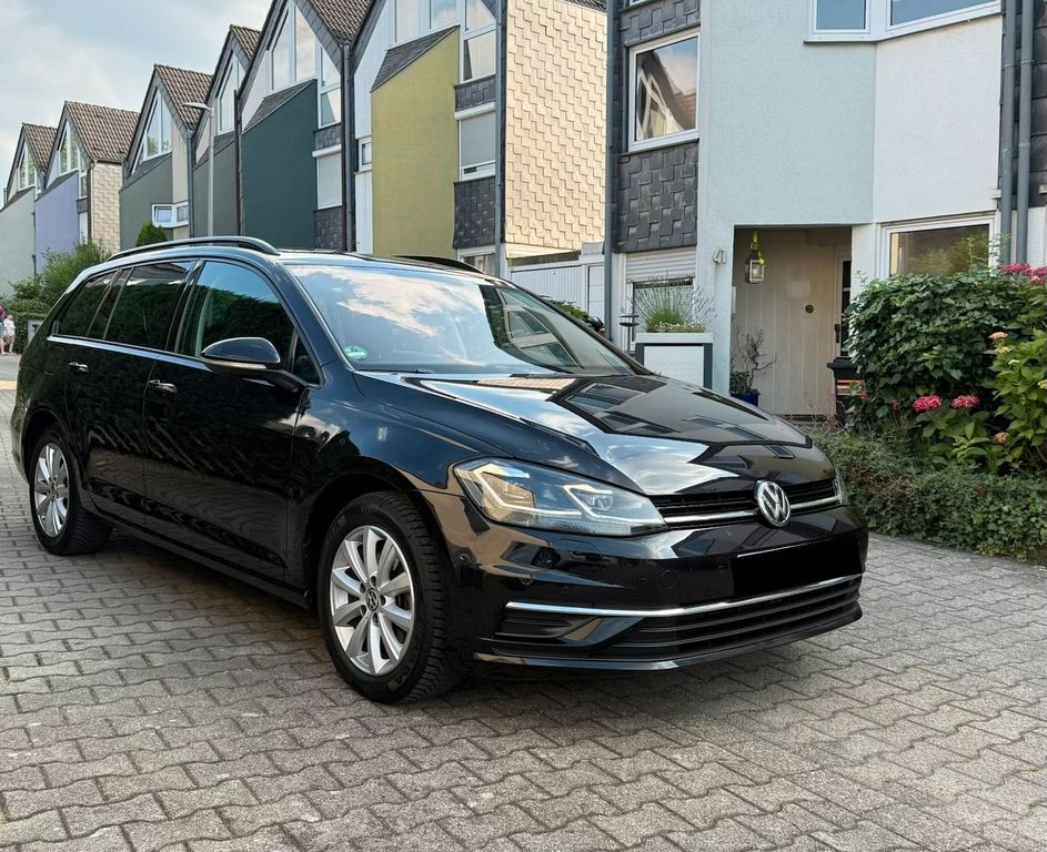 Image of Volkswagen Golf