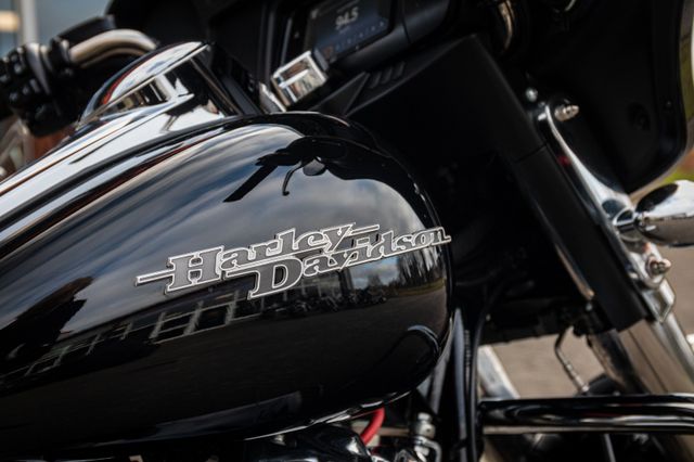 Fahrzeugabbildung Harley-Davidson STREET GLIDE SPECIAL FLHXS