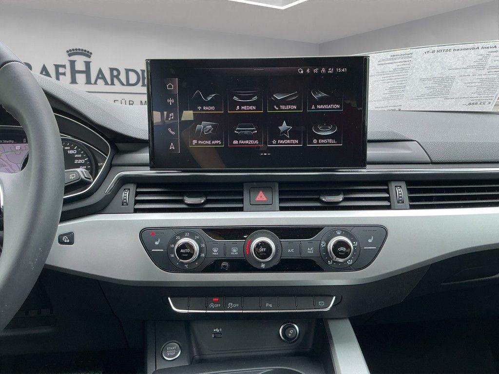 AUDI A4 2024