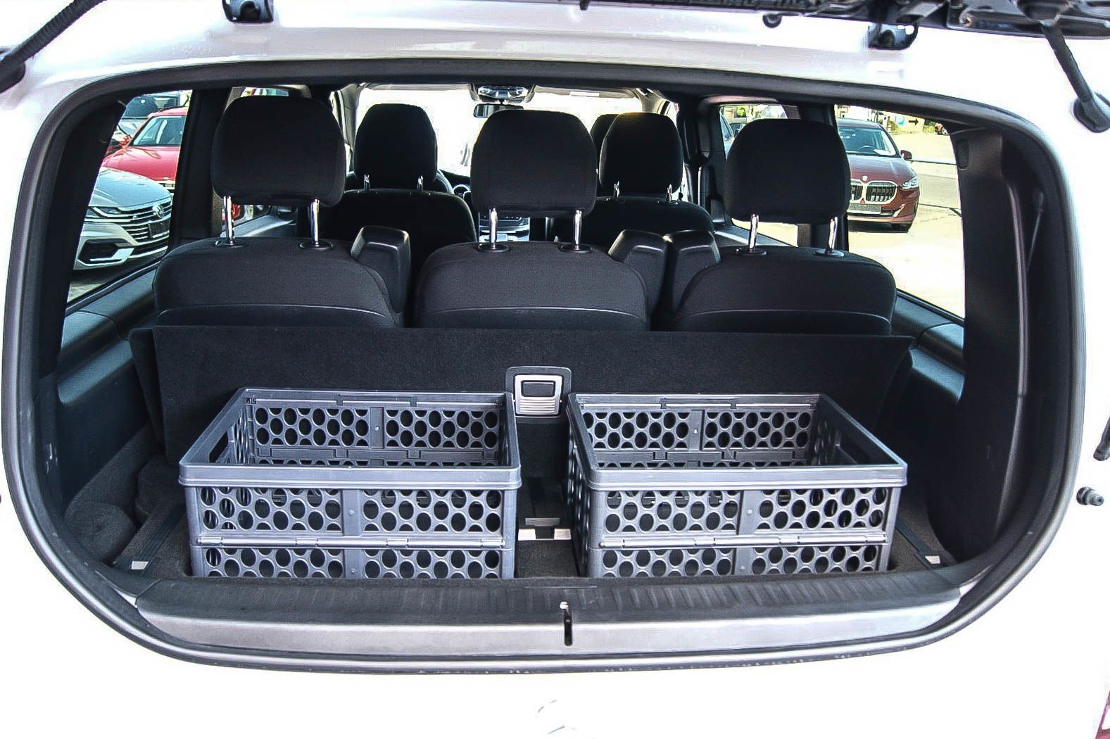 Fahrzeugabbildung Mercedes-Benz V 250 d EDITION AMG MBUX 7-SITZE IQ-LED KAMERA