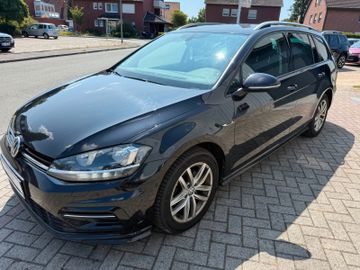 Volkswagen Golf - 1