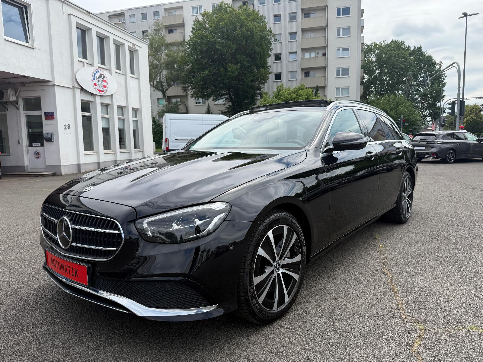 Mercedes-Benz E 300 EXCLUSIVE KOMBI LEDER + PANORAMADACH + AHK