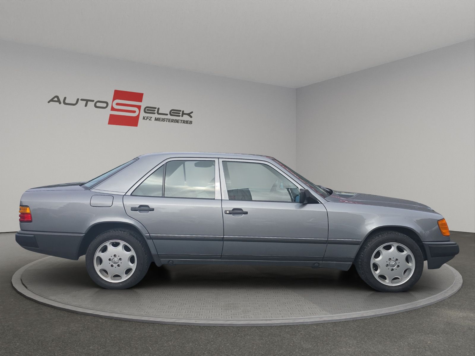 Fahrzeugabbildung Mercedes-Benz Automatik H Zulassung Nur 9 Tsd KM 1 A Zustand