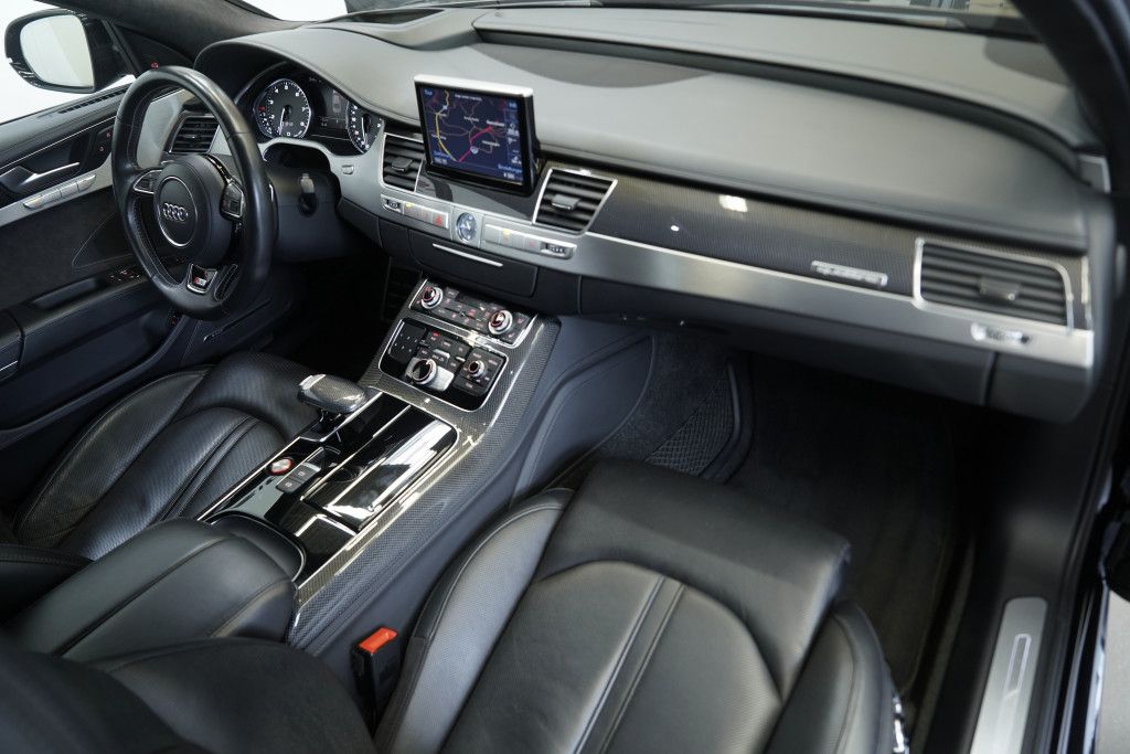 Audi S8